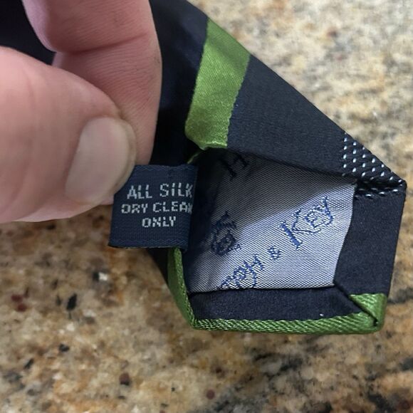 Hilditch & Key 100% Silk Necktie Tie Striped Navy Blue Green 61 x 3 3/4 - Picture 4 of 4